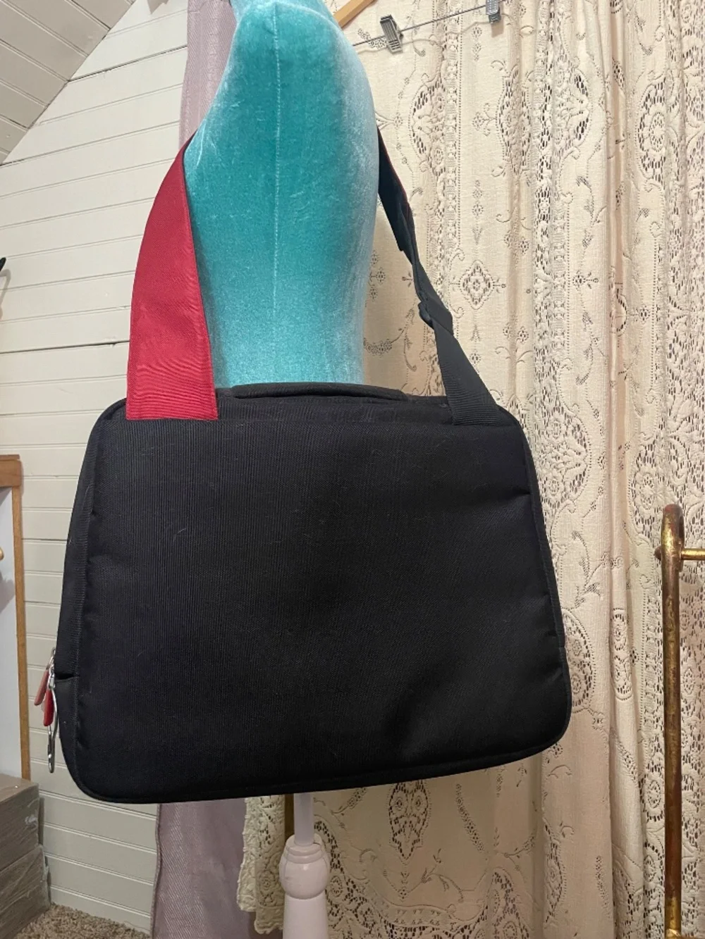 Belkin: laptop messenger bag